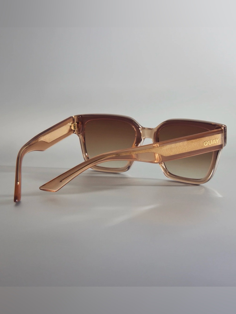 QUAY Drive In Square Sunglasses – Case Included - Picture 4 of 16
